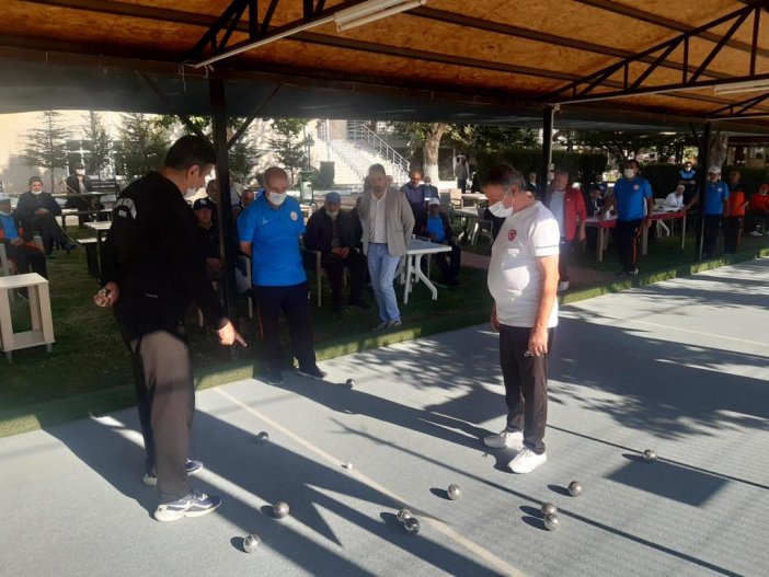 konya-huzurevi-bocce-liginde-finale-cikti-002.jpeg