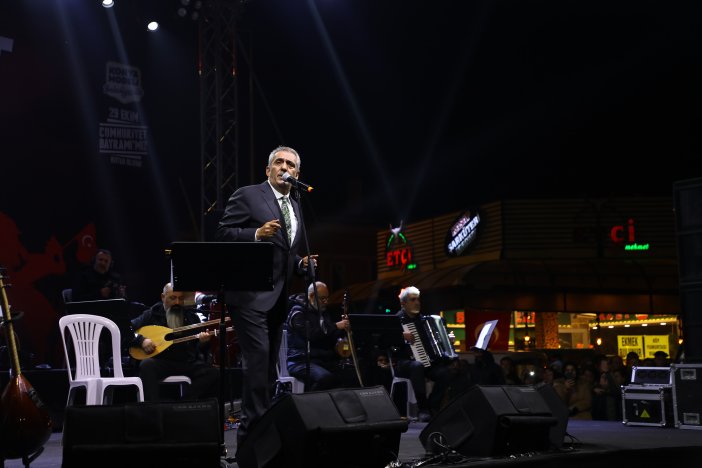 yavuz-bingol-konser-5.jpg