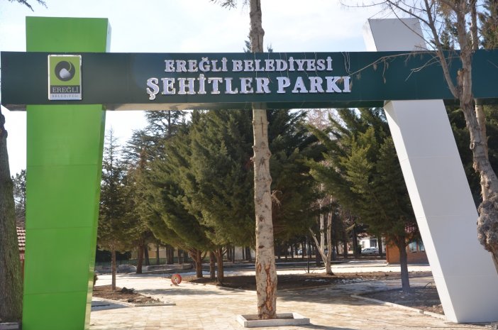 eregli-belediyesi-parklarin-duzenleme-calismalarina-araliksiz-devam-ediyor-001.jpg