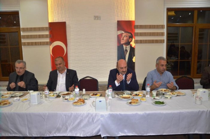 eregli-protokolu-belediye-iftarinda-bulustu-004.jpg