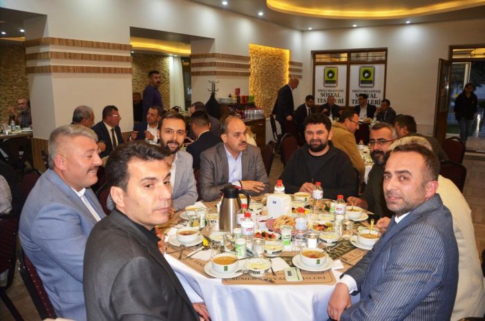 eregli-protokolu-belediye-iftarinda-bulustu-007.jpg