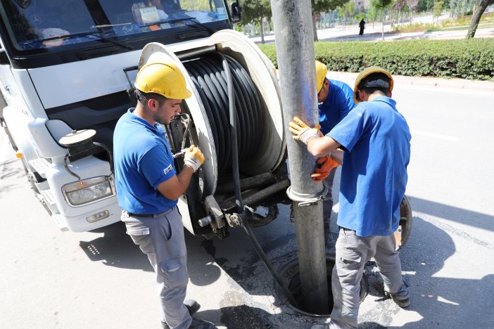 konya-buyuksehir-taskin-riskine-karsi-kanalizasyon-hatlarini-temizliyor.jpg