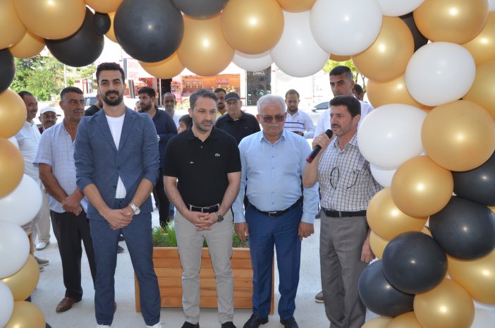 dis-hekimi-emre-demirtas-muayenehanesini-acti-001.jpg